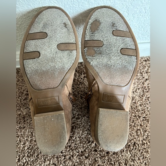 Women’s Ankle Booties - Picture 3 of 4